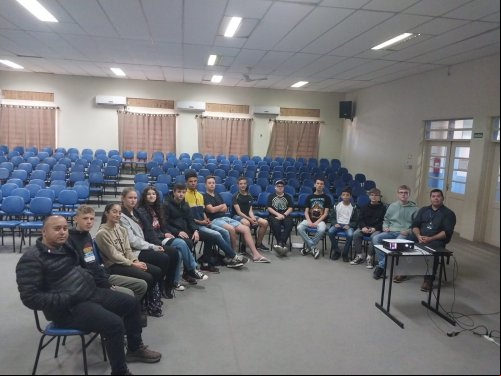 Empreendedorismo nas Escolas: ACI/CDL realizou aula com estudantes da E.M.E.F. Professora Marina Vargas