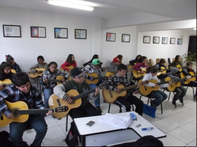 ACI/CDL OFICINAS DO PROJETO ORQUESTRA DE CORDAS ESTÃO EM PLENO ANDAMENTO