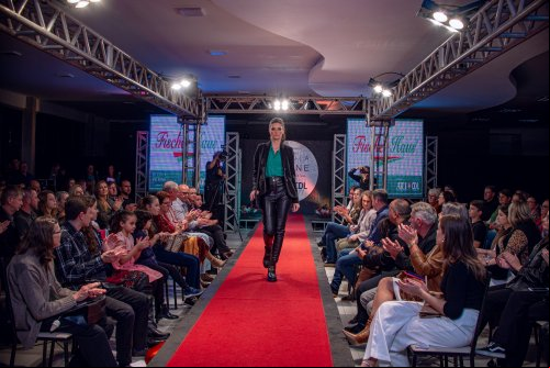 Comércio lourenciano apresentou coleção inverno 2023, em brilhante edição do Moda Vitrine da ACI/CDL